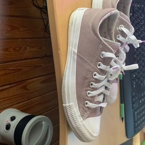 Converse size 7 lilac low tops